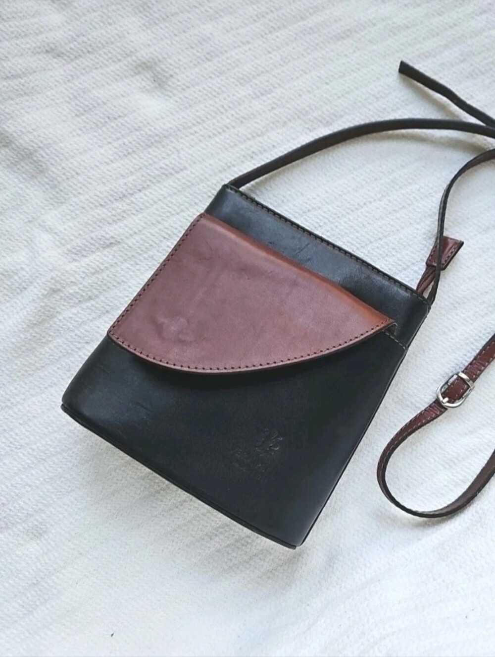 Vera Pelle Leather Crossbody Bag in Black & Brown